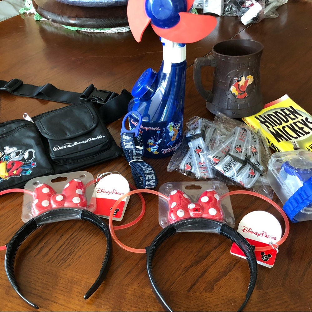 Disney stuff - Picture 5 of 9